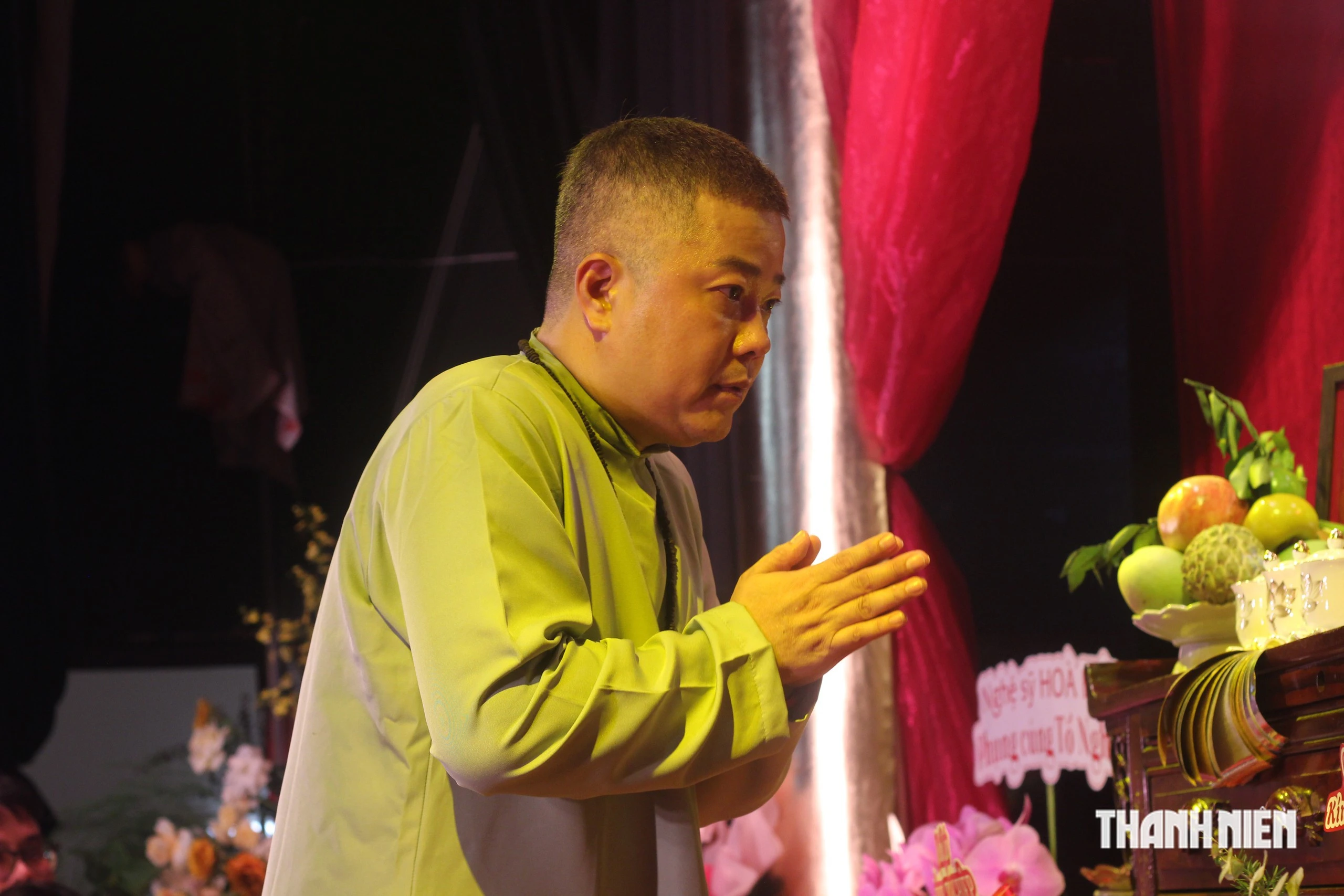 Kim Tử Long, Lâm Vỹ Dạ giản dị dâng hương dịp giỗ Tổ sân khấu - Hình 6
