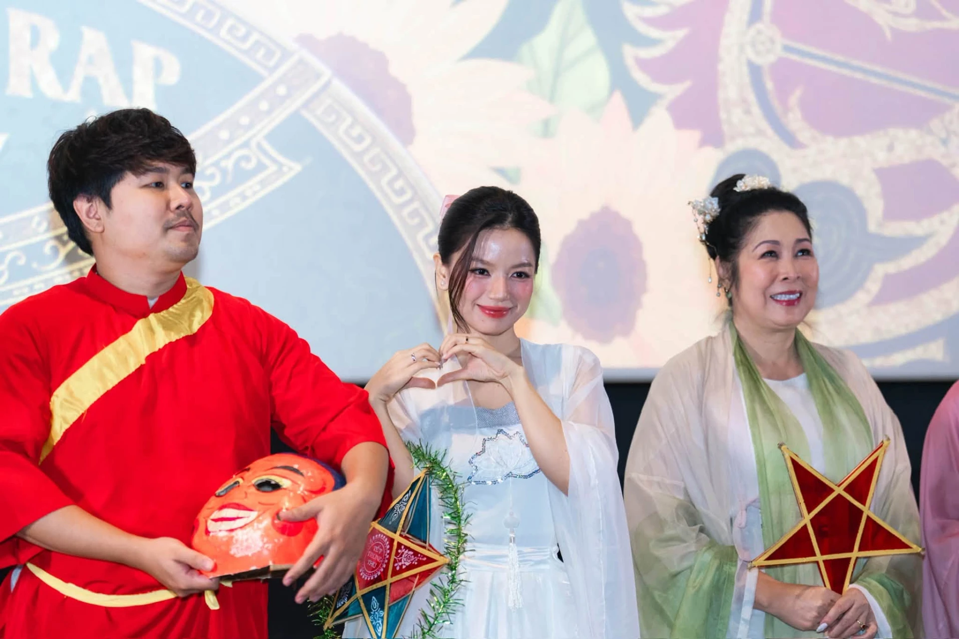 Xuất hiện chị Hằng miền Tây đẹp tê tái, ăn gì mà hút hồn thế nàng ơi! - Hình 4