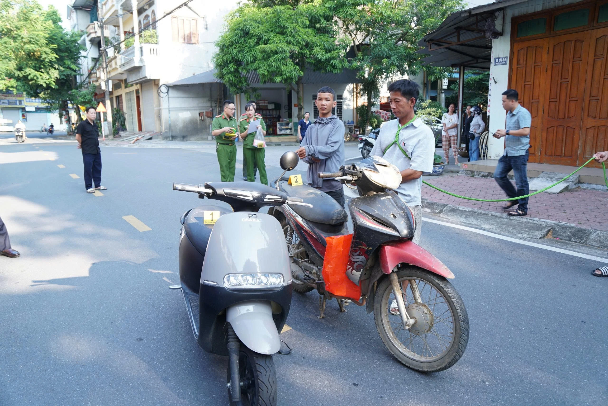 Công an Lào Cai truy bắt 2 đối tượng cướp giật tài sản - Hình 2