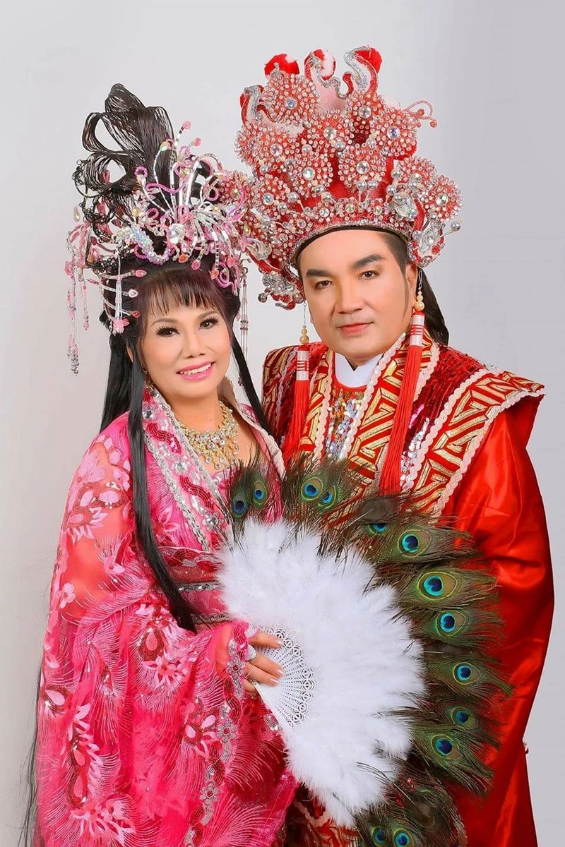 Hé lộ cuộc sống ở Pháp của cặp nghệ sĩ Việt lừng lẫy một thời - Hình 6