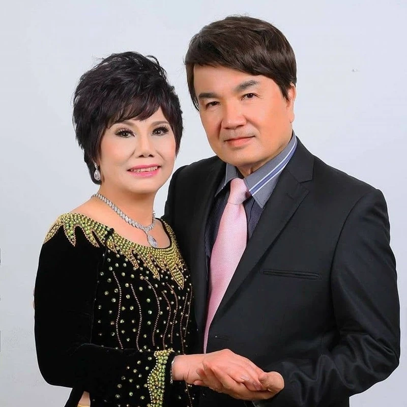 Hé lộ cuộc sống ở Pháp của cặp nghệ sĩ Việt lừng lẫy một thời - Hình 7