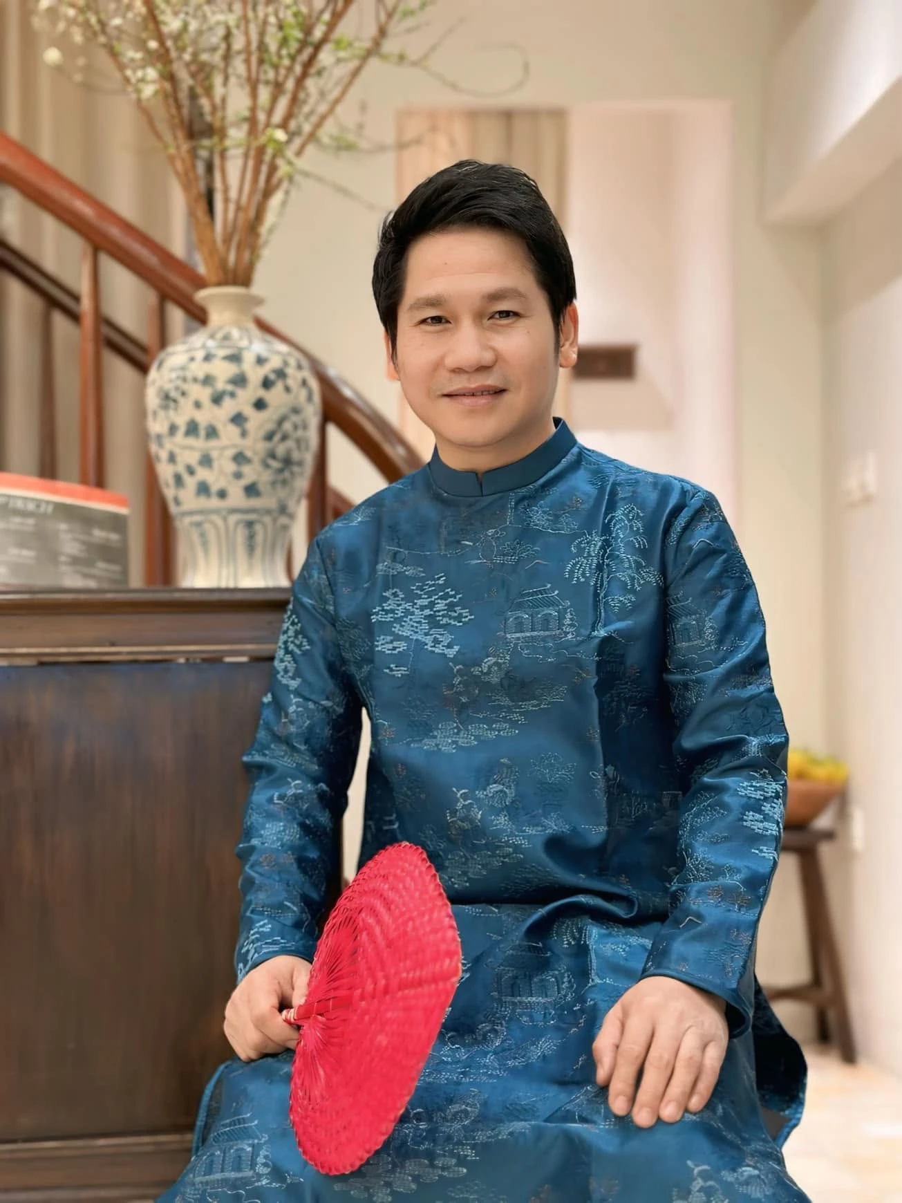 Ông hoàng nhạc đỏ đình đám bán đặc sản thịt dê ở đường Hàn Thuyên, Hà Nội - Hình 1