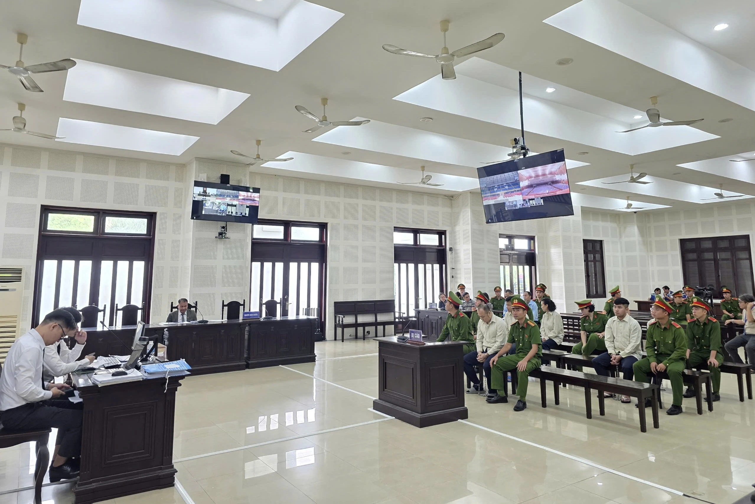 8.600 người được triệu tập tới phiên tòa có số người liên quan đông kỷ lục - Hình 1