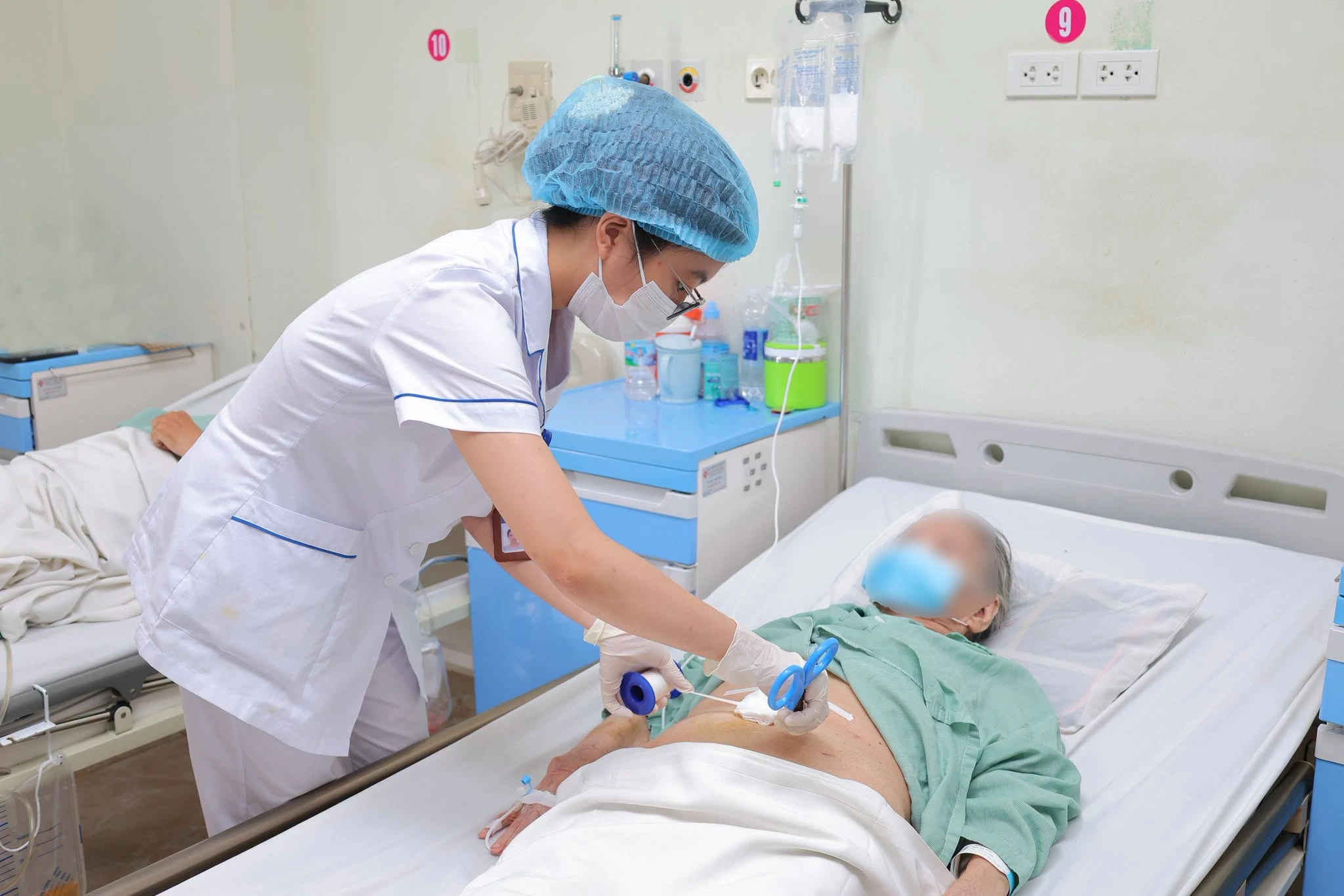 Người cao tuổi thường mắc nhiều bệnh mạn tính cùng lúc - Hình 3