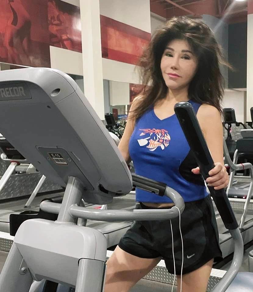 NSND Phạm Phương Thảo làm duyên trong vườn bưởi, Sơn Tuyền U70 chăm chạy bộ - Hình 2