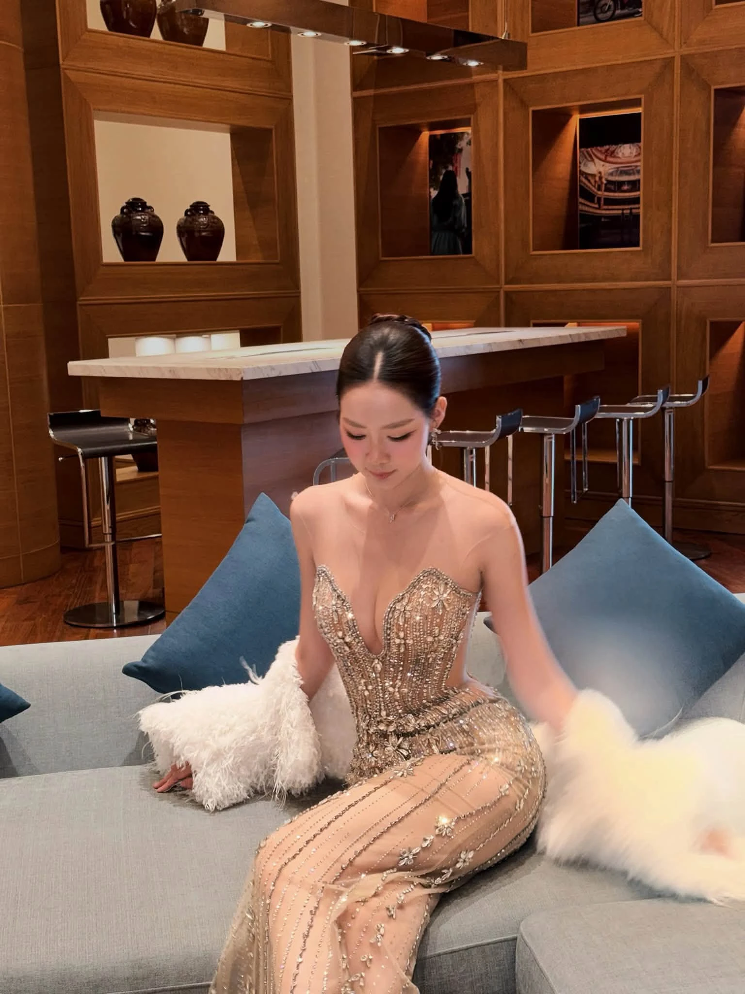 NSND Phạm Phương Thảo làm duyên trong vườn bưởi, Sơn Tuyền U70 chăm chạy bộ - Hình 6