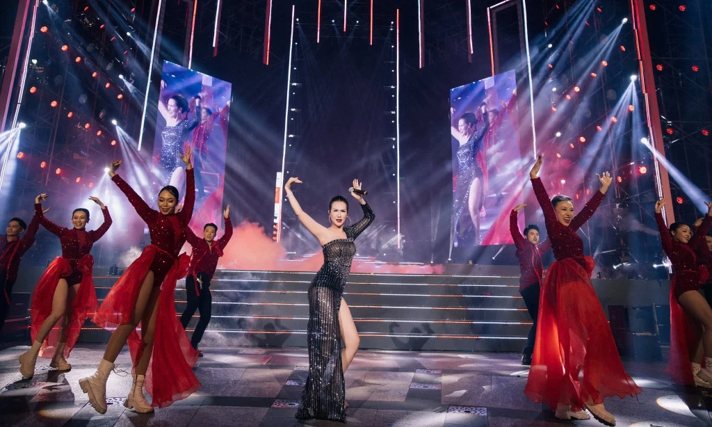 Thu nhập của giảng viên Nhạc viện đắt show bậc nhất Việt Nam - Hình 11