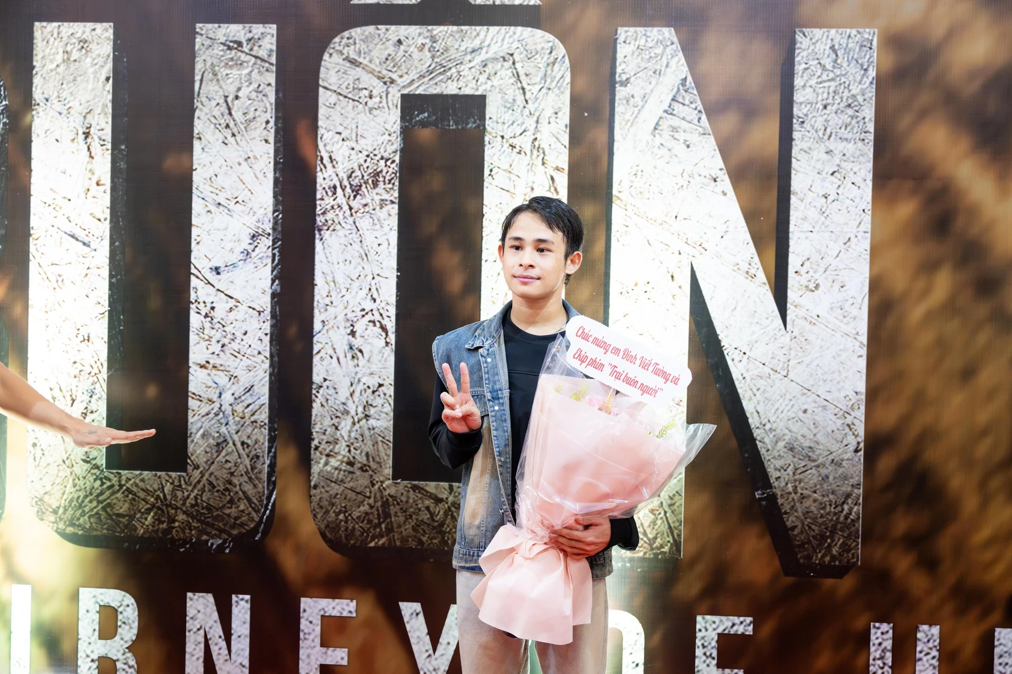 Đoàn Văn Hậu - Doãn Hải My lộ diện sau ồn ào, đẹp nức nở dùng kính lúp soi cũng không ra khuyết điểm - Hình 13