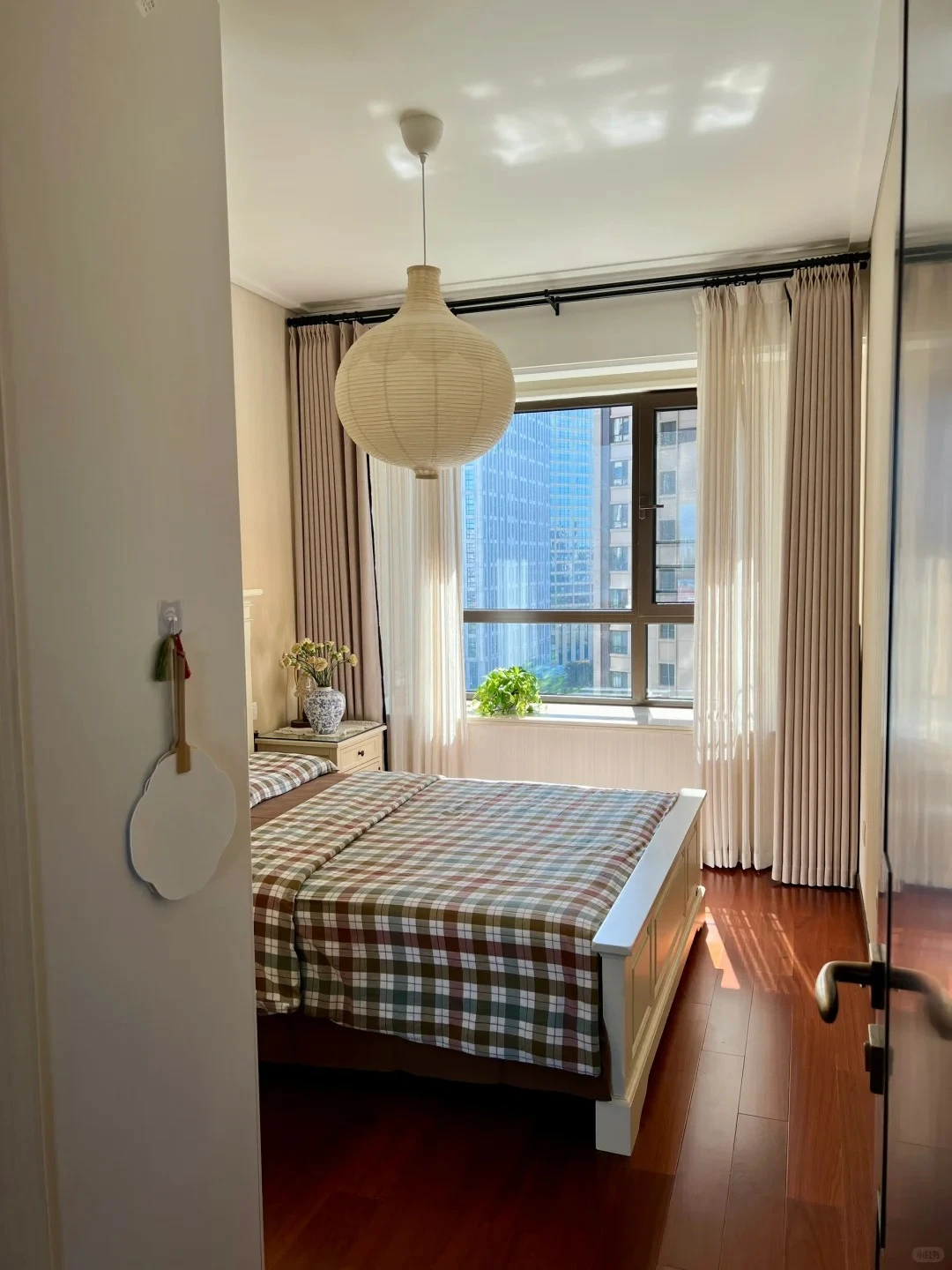 Nhà 140m có cả người già lẫn trẻ nhỏ vẫn sạch suốt 7 năm: Người phụ nữ 42 tuổi chỉ ra 4 thói quen quan trọng hơn mua tủ - Hình 5