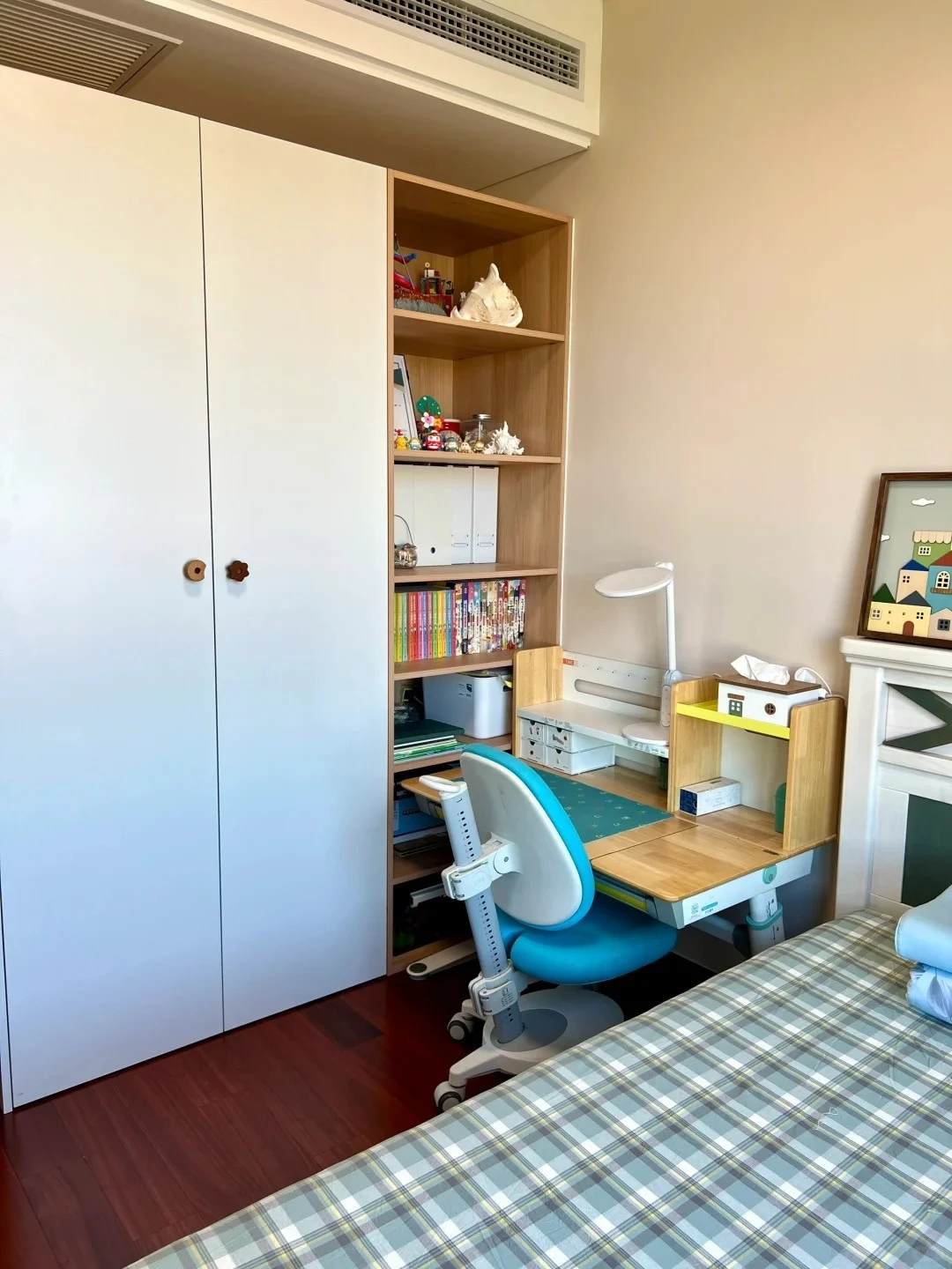 Nhà 140m có cả người già lẫn trẻ nhỏ vẫn sạch suốt 7 năm: Người phụ nữ 42 tuổi chỉ ra 4 thói quen quan trọng hơn mua tủ - Hình 7