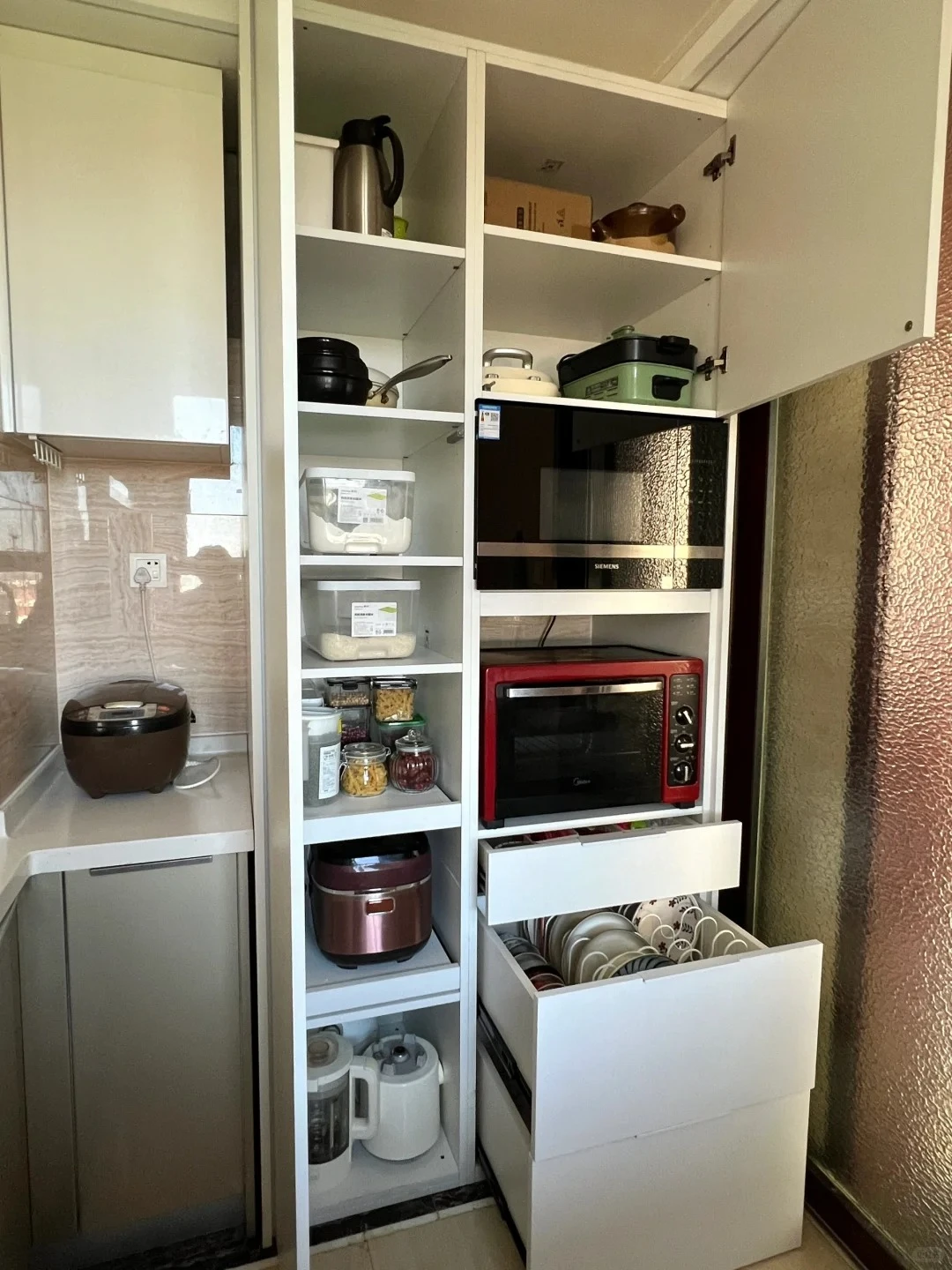 Nhà 140m có cả người già lẫn trẻ nhỏ vẫn sạch suốt 7 năm: Người phụ nữ 42 tuổi chỉ ra 4 thói quen quan trọng hơn mua tủ - Hình 4