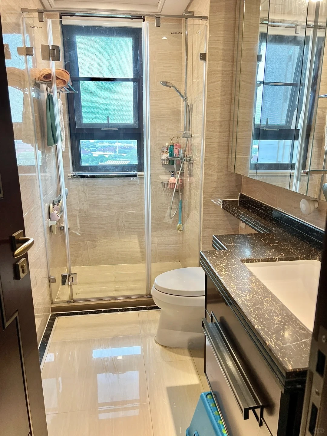 Nhà 140m có cả người già lẫn trẻ nhỏ vẫn sạch suốt 7 năm: Người phụ nữ 42 tuổi chỉ ra 4 thói quen quan trọng hơn mua tủ - Hình 8