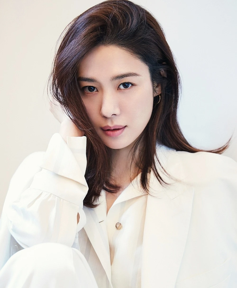 Cuộc sống cô đơn tuổi 49 của chị gái Lee Min Ho vẫn còn độc thân - Hình 3