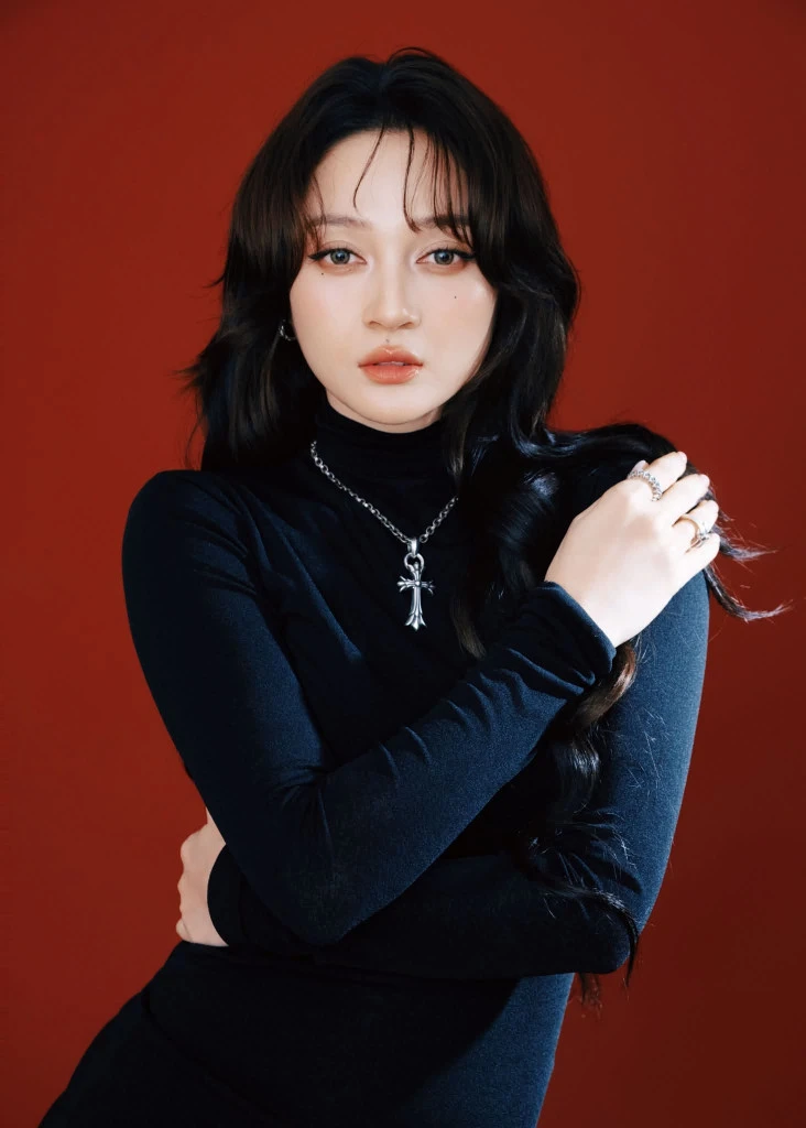 Mẹ đơn thân Vbiz vừa là Chị Đẹp vừa là Em Xinh, hát ballad lên top 1 cả nước - Hình 8