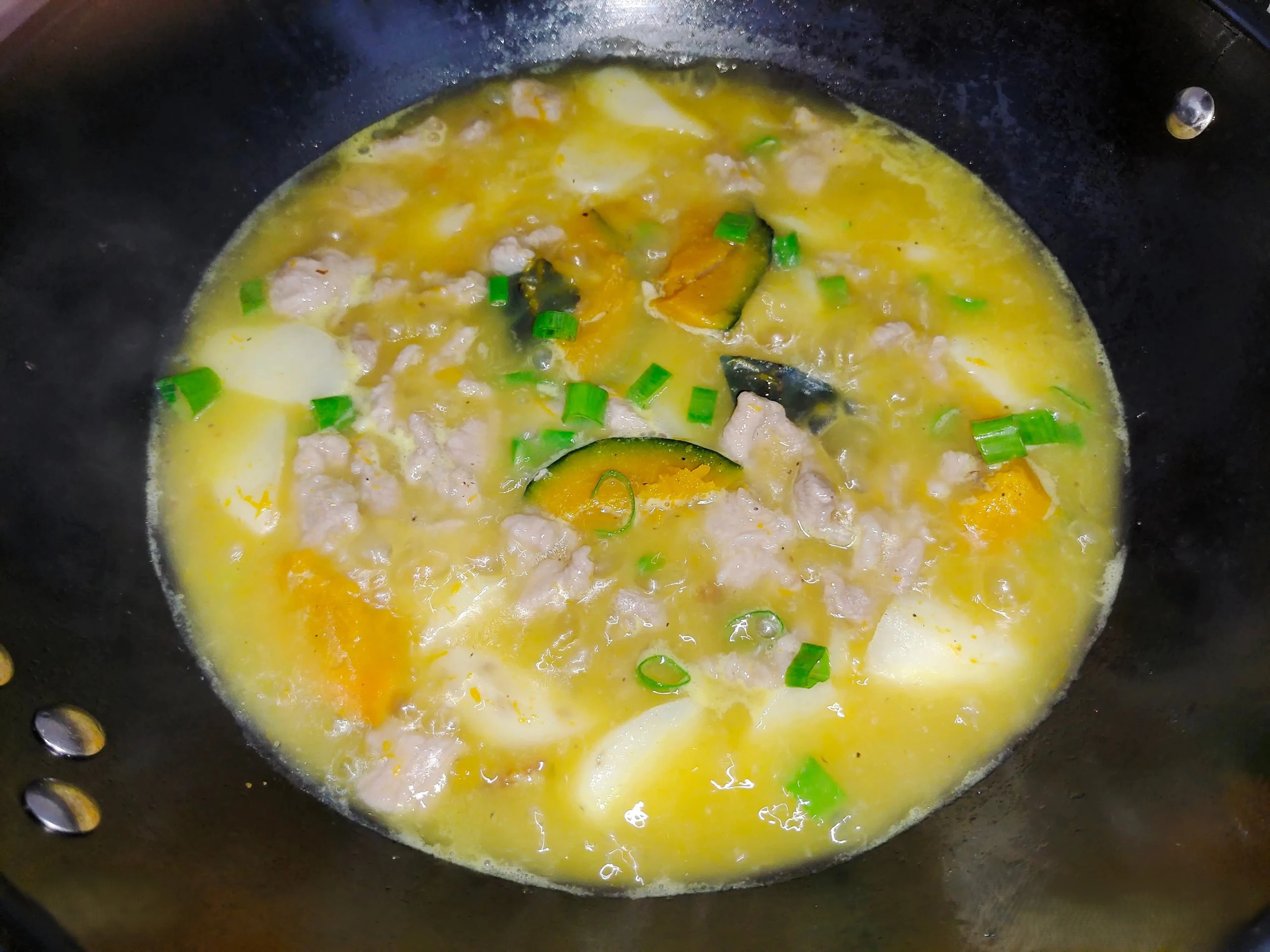 Món canh mẹ tôi nấu cho bữa cơm mùa thu, vừa đặt lên bàn là cả nhà ăn hết veo trong nháy mắt - Hình 6