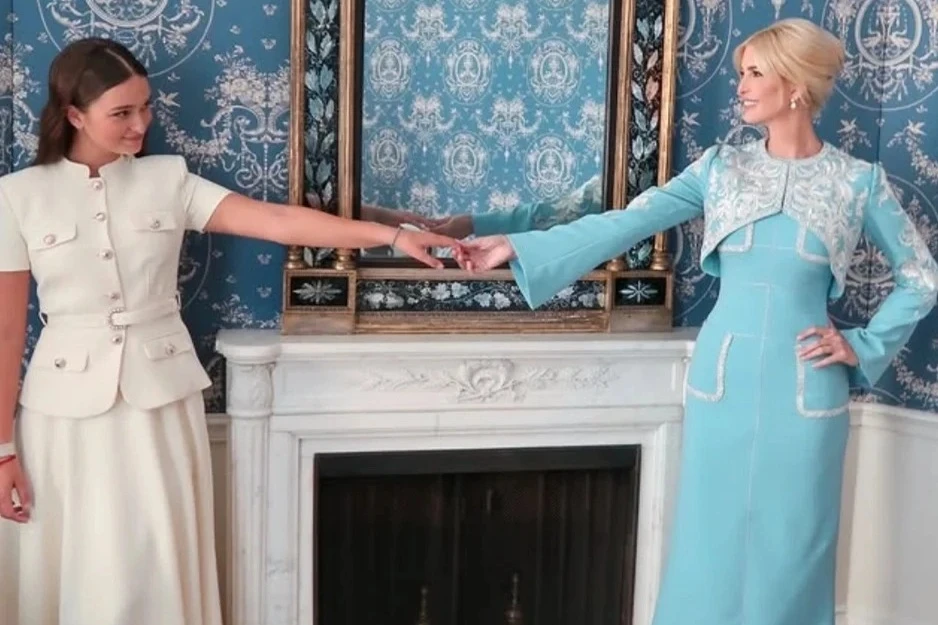 Ngoại giao thời trang của nhà Ivanka Trump trong lễ đón Chủ tịch Trung Quốc - Hình 2