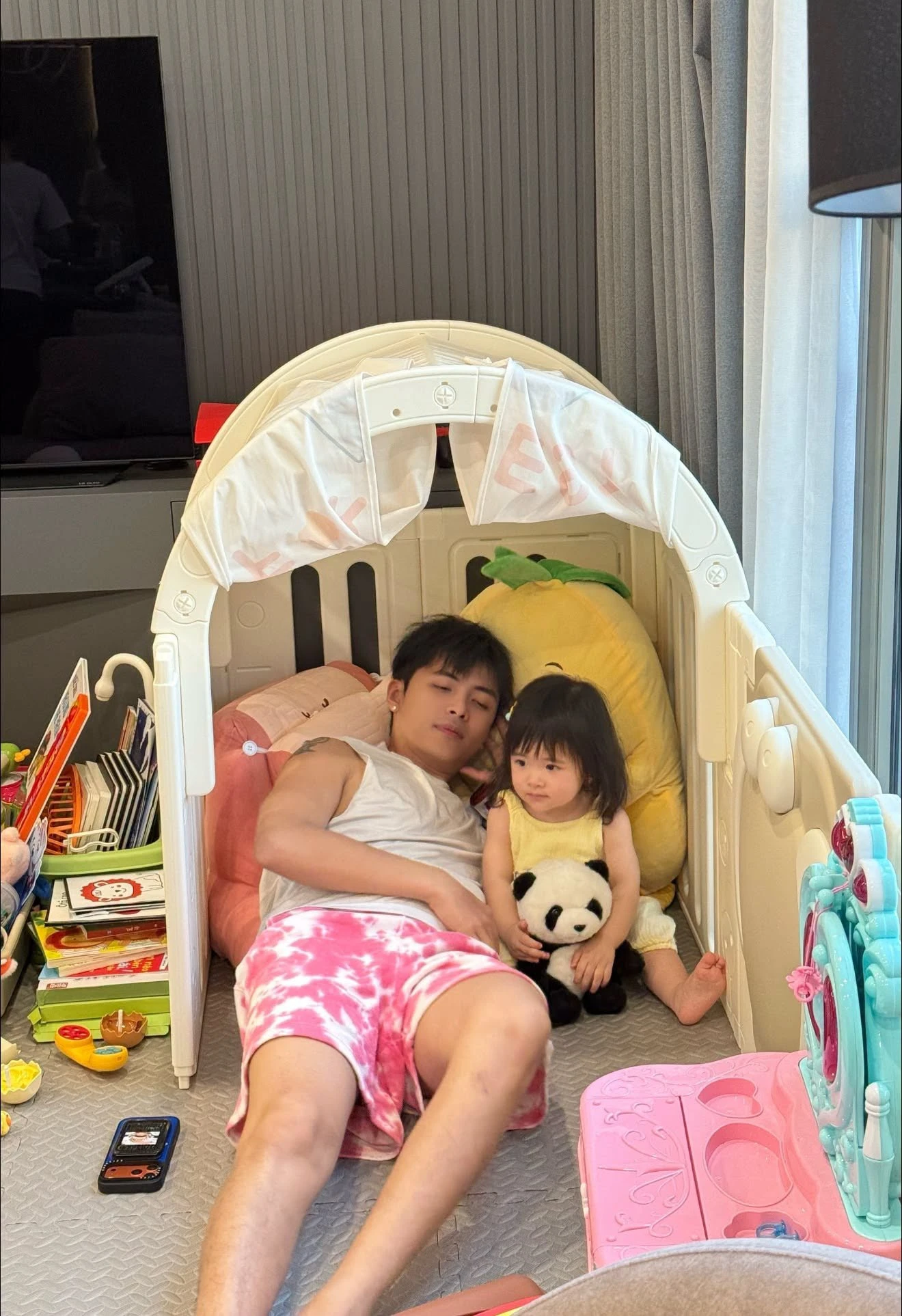 Giây phút con gái Puka bày tỏ tình cảm với mẹ gây bão mạng xã hội - Hình 3