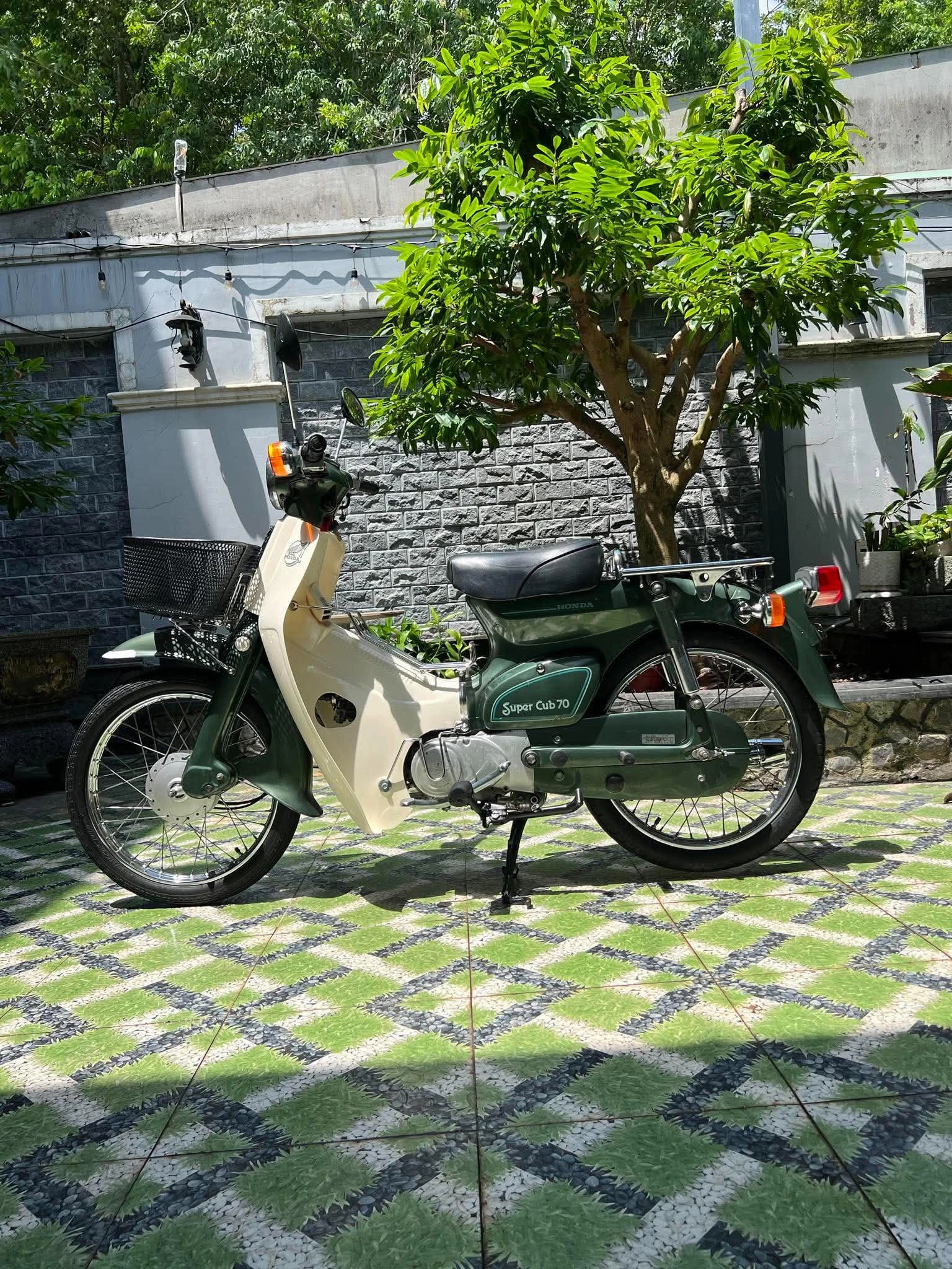 Honda Cub 81/70cc đời 1980 giá đắt 420 triệu đồng gây sốt - Hình 3