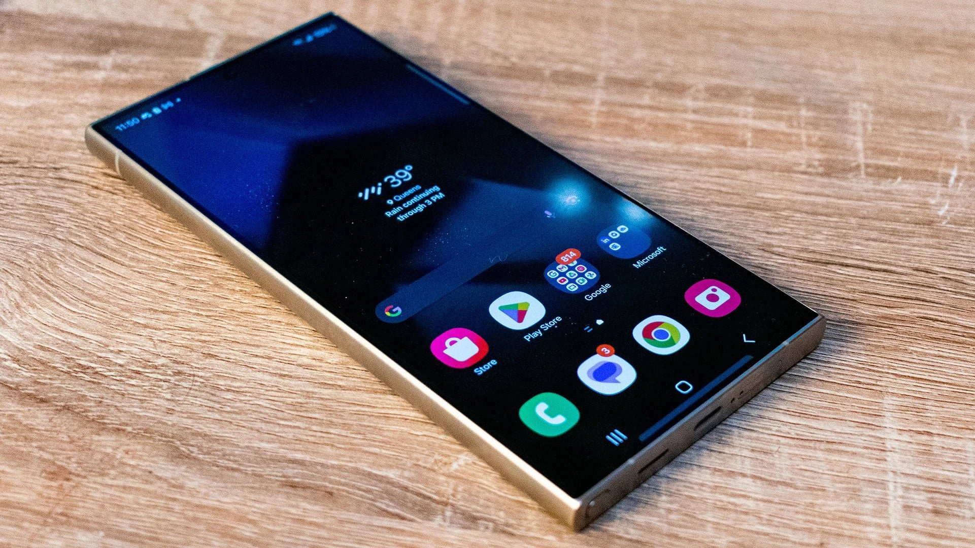 Mark Zuckerberg gây xôn xao khi mang theo chiếc Samsung Galaxy S24 Ultra cũ đi phỏng vấn - Hình 2