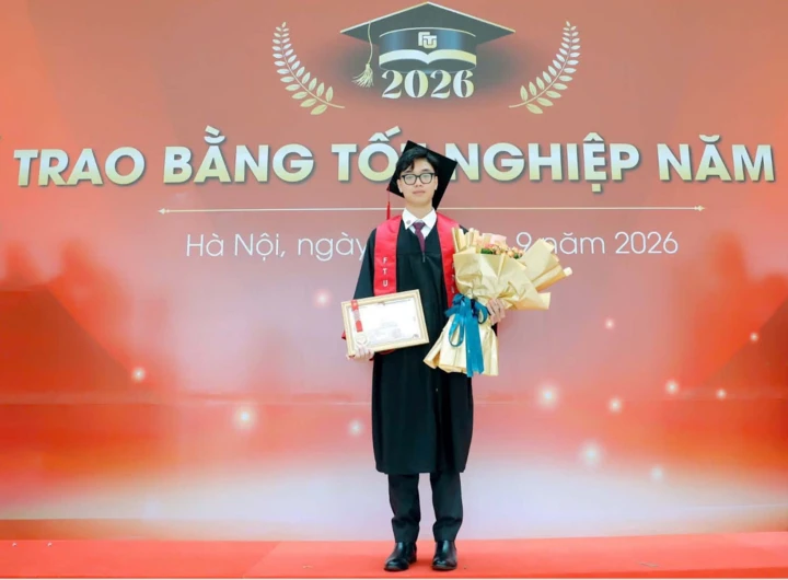 Nam sinh tốt nghiệp Xuất sắc Đại học Ngoại thương, 5 kỳ liên tiếp nhận học bổng - Hình 1