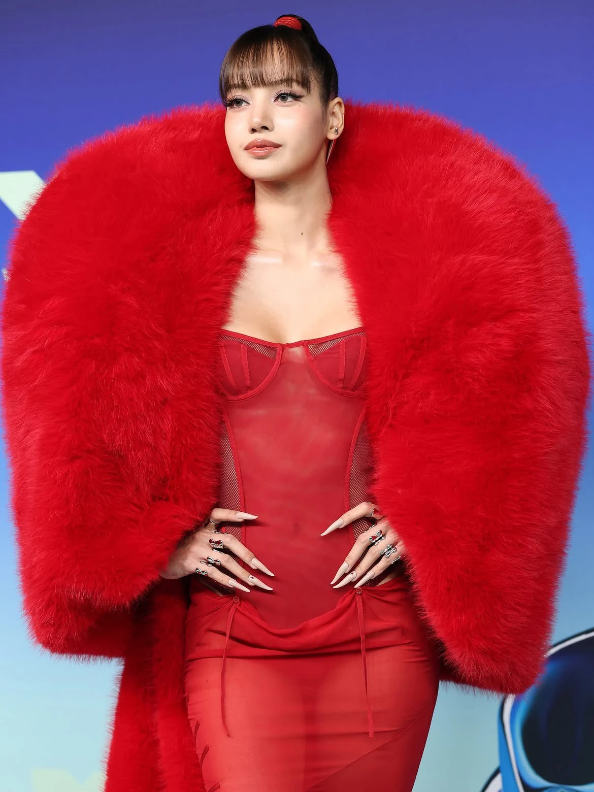 Lisa (BLACKPINK) lên đồ chặt chém đến VMAs 2026 rồi nhẹ nhàng làm nên lịch sử - Hình 1