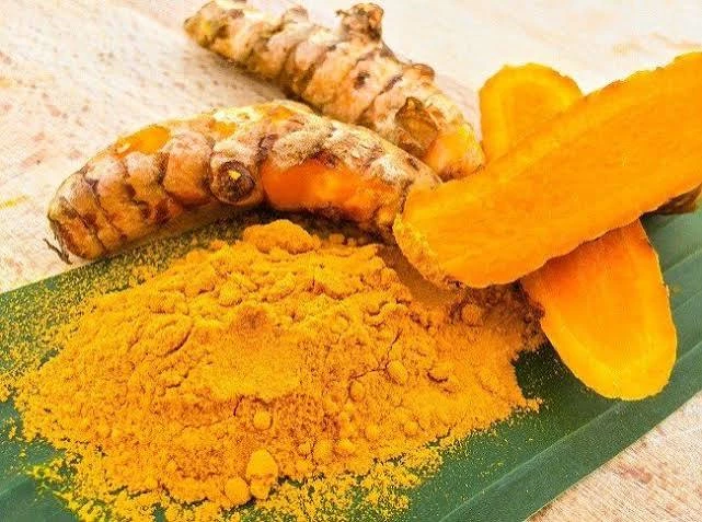 Môi khô, bong tróc hay xỉn màu: Có thể chăm sóc tại nhà thế nào? - Hình 4