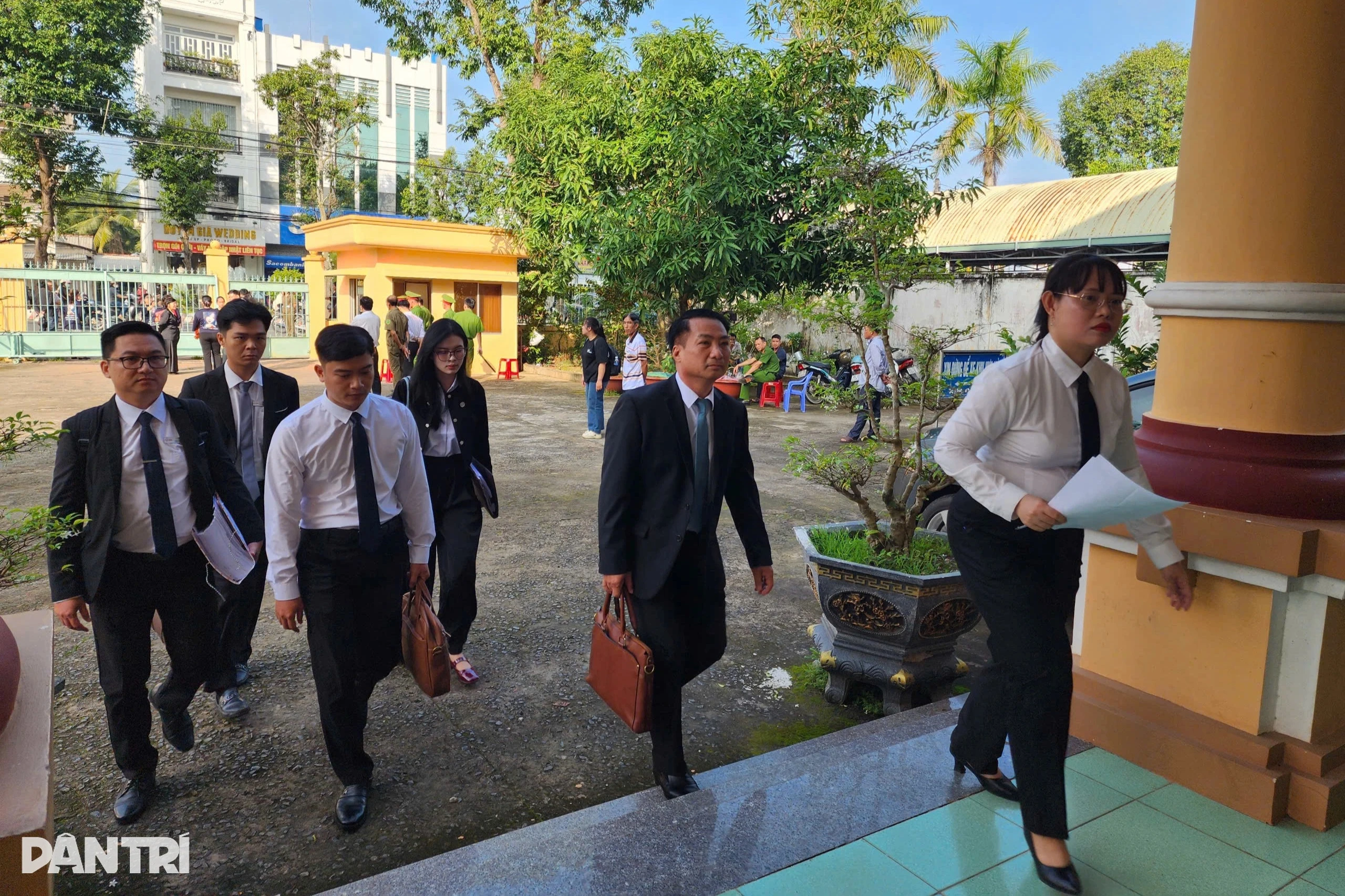 Sau nhiều lần hoãn, tài xế khiến nữ sinh 14 tuổi tử vong hầu tòa - Hình 2