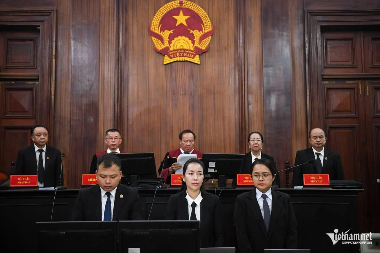 Ca sĩ Chi Dân lãnh 7 năm tù, Trúc Phương 6 năm vì ma túy - Hình 1