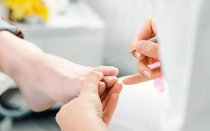 Nên làm móng bao lâu một lần? 4 dấu hiệu cảnh báo móng đang kêu cứu, chị em nên lưu ý - Hình 2