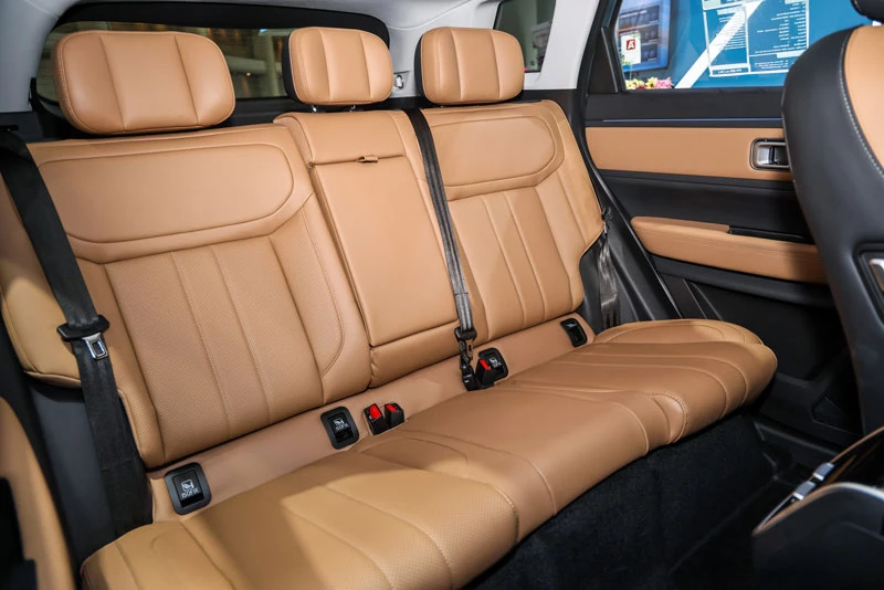 SUV hạng C công suất 354 mã lực, giá gần 900 triệu đồng - Hình 7