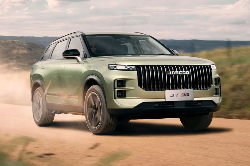 SUV hạng C công suất 354 mã lực, giá gần 900 triệu đồng - Hình 1
