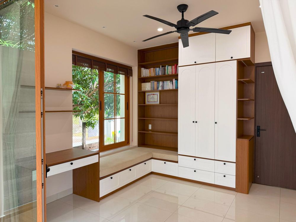3 chị em ở Đồng Tháp cải tạo nhà 70 năm tuổi tặng bố mẹ, lắp hơn 200 bóng đèn - Hình 7
