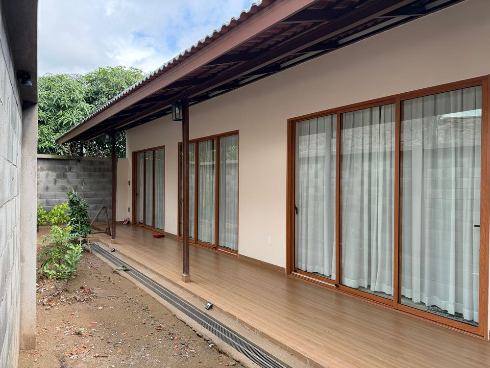 3 chị em ở Đồng Tháp cải tạo nhà 70 năm tuổi tặng bố mẹ, lắp hơn 200 bóng đèn - Hình 10