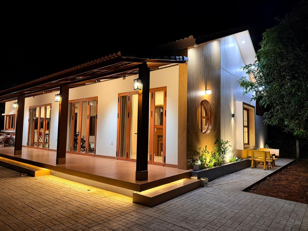3 chị em ở Đồng Tháp cải tạo nhà 70 năm tuổi tặng bố mẹ, lắp hơn 200 bóng đèn - Hình 14