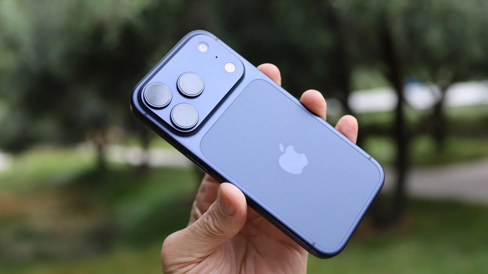 Apple phát hành iOS 27.0.1 sửa lỗi Face ID khiến iPhone 18 Pro tự khởi động lại liên tục - Hình 1