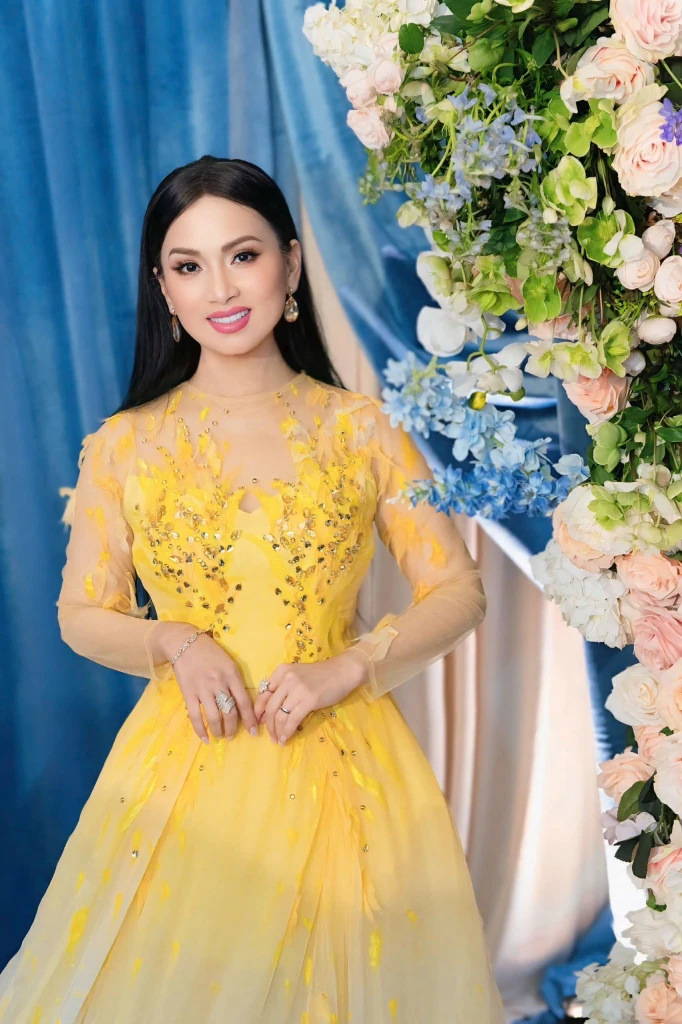 Ca sĩ Việt sở hữu máy bay riêng, lấy chồng tỷ phú có cơ ngơi 40 nghìn tỷ ở Mỹ - Hình 1