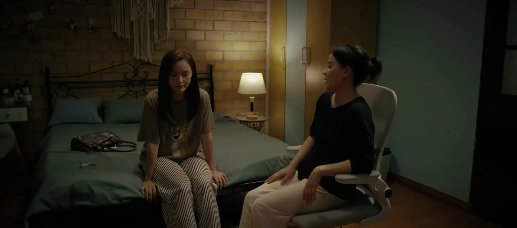 Mùa hè năm ấy - Tập 23: Tùng say xỉn mất kiểm soát với Phương - Hình 11