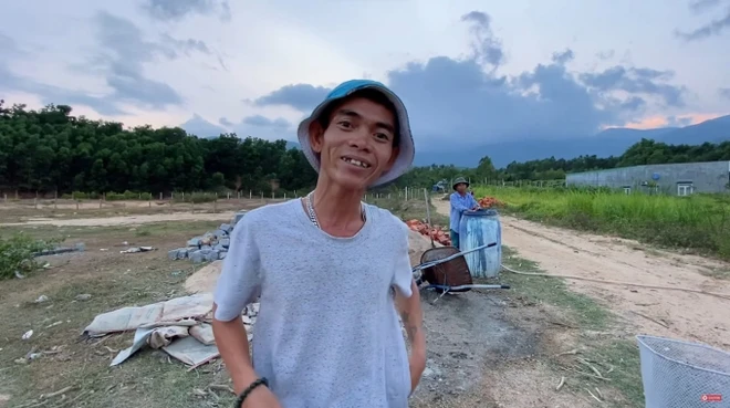 Thu nhập của người chăn bò nổi tiếng nhất Việt Nam, xây nhà gần 1 tỷ đồng - Hình 5