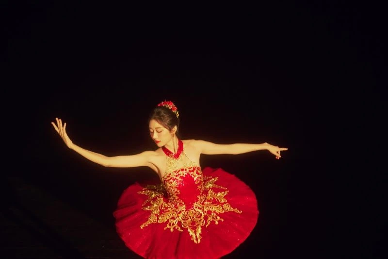 7 năm học múa ballet của mỹ nhân SN 1997 có đôi chân chiếm 65% cơ thể - Hình 6