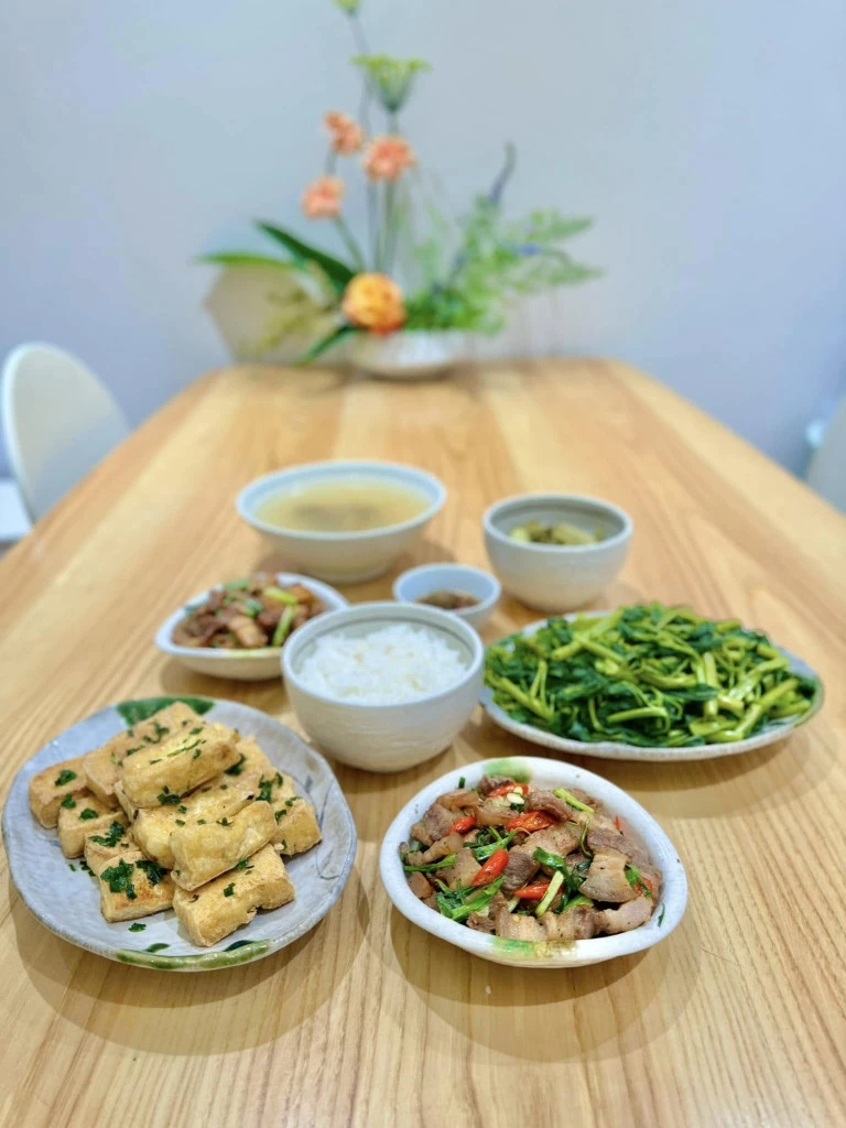 Cơm nhà Đan Lê và và cựu Phó giám đốc VFC - Hình 8