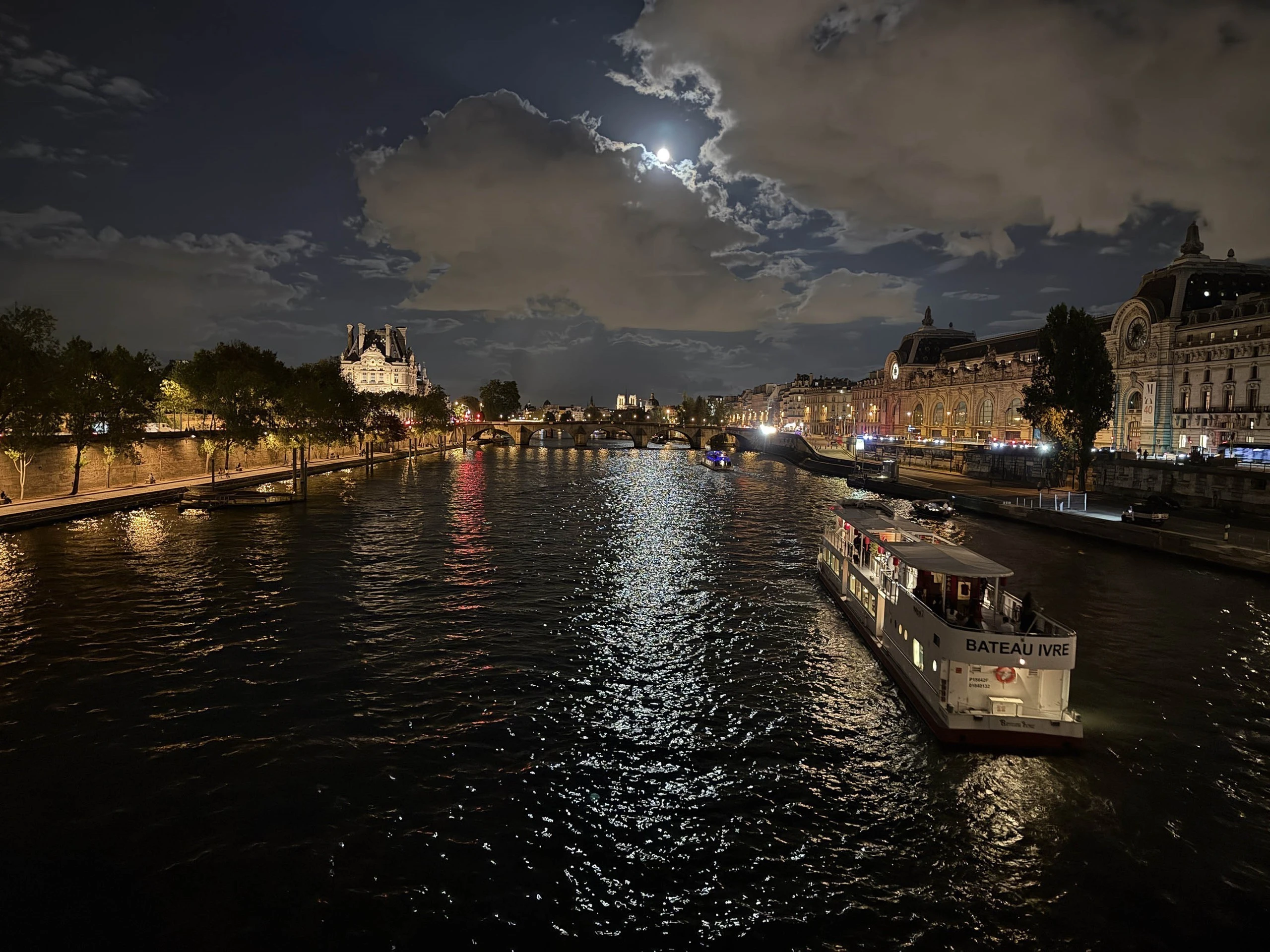 Khám phá Paris về đêm bên dòng Seine - Hình 2