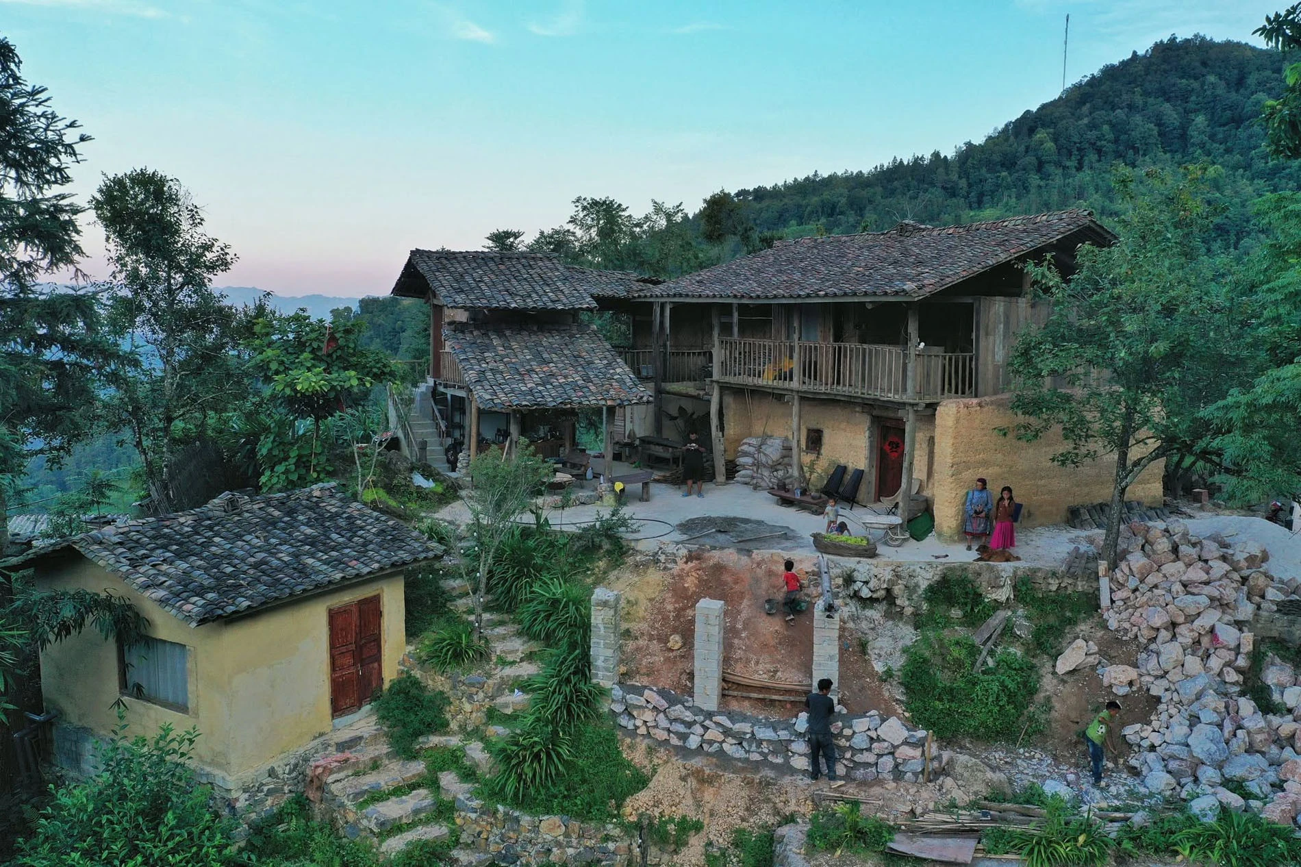 Mua nhà cũ giữa rừng sa mộc, chàng trai Bắc Ninh dựng homestay tiện nghi - Hình 7