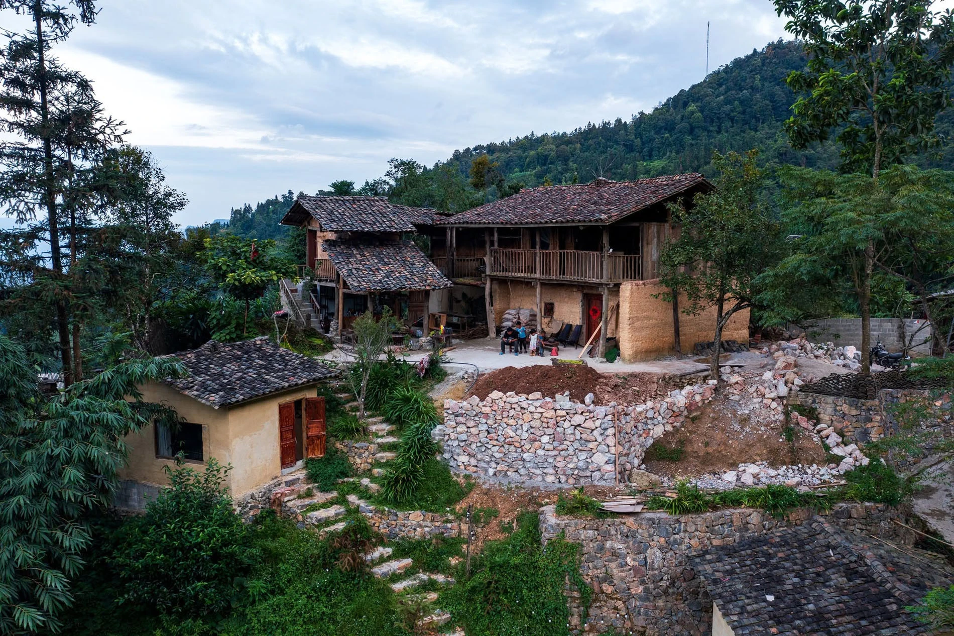 Mua nhà cũ giữa rừng sa mộc, chàng trai Bắc Ninh dựng homestay tiện nghi - Hình 5