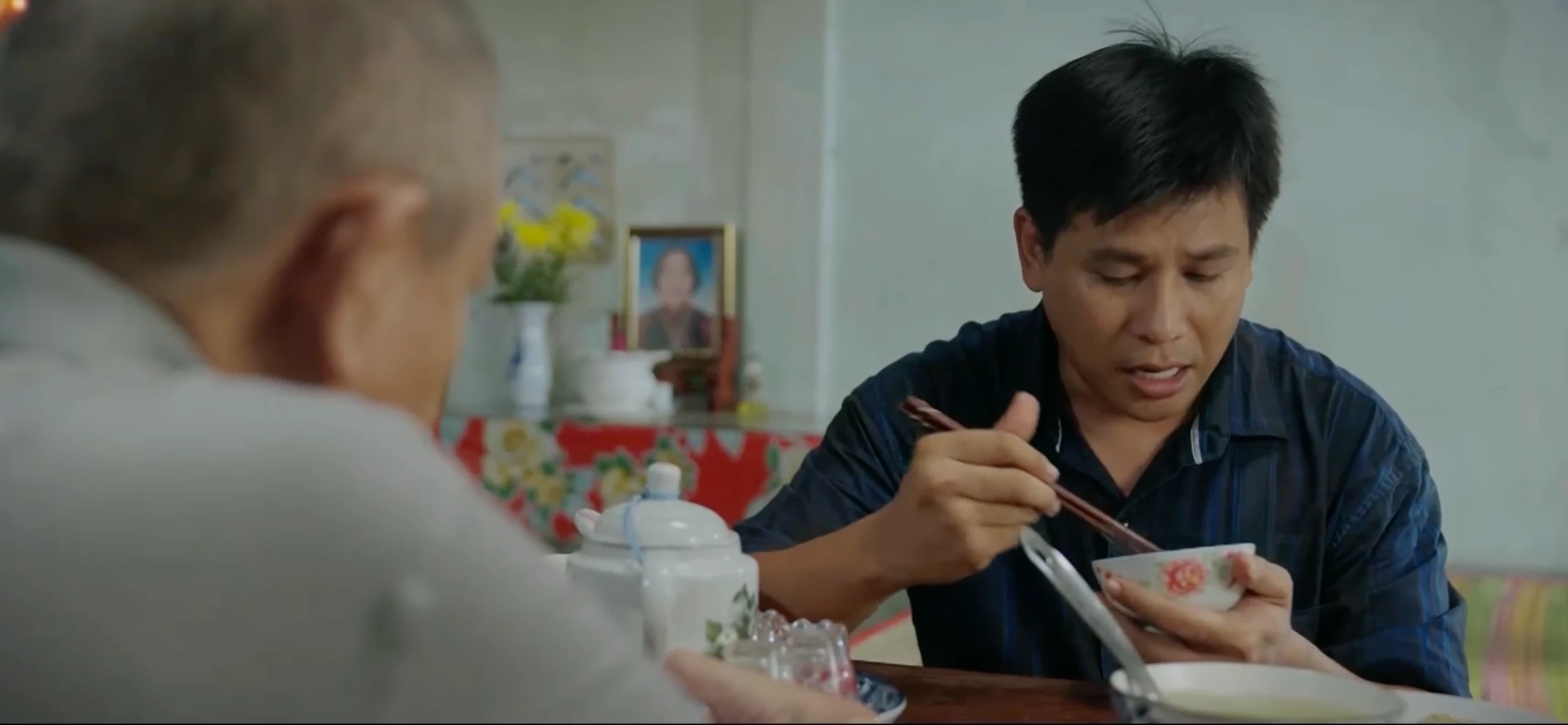 Phù Sa - Tập 10: Chơn nóng mặt khi thấy Phù Sa bên Nghiệm - Hình 1