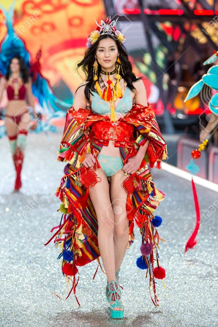 Tổng tài hot nhất hiện nay: Nên duyên với siêu mẫu Victorias Secret, đã đưa nhau về ra mắt gia đình tính chuyện trăm năm - Hình 11