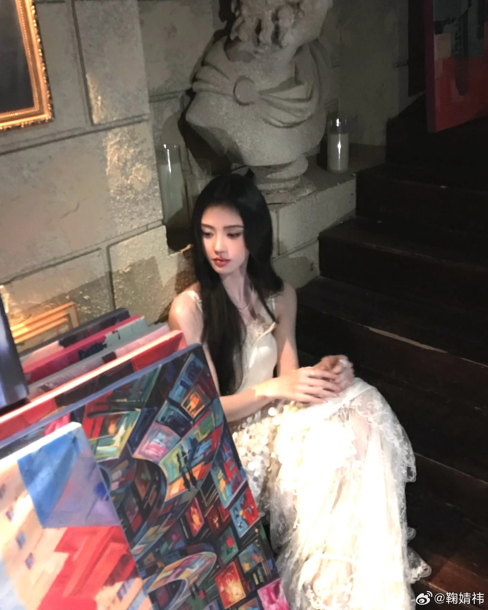 Viral mỹ nhân chỉ cao 1m45 giữa triển lãm nghệ thuật: Visual sang xịn vạn vật đều thua, đây mới là bức tranh đẹp nhất - Hình 6