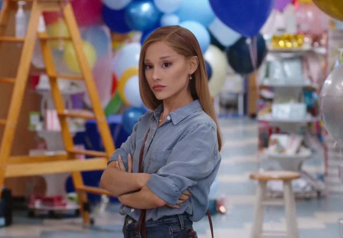 Ariana Grande đóng phim hài - Hình 2