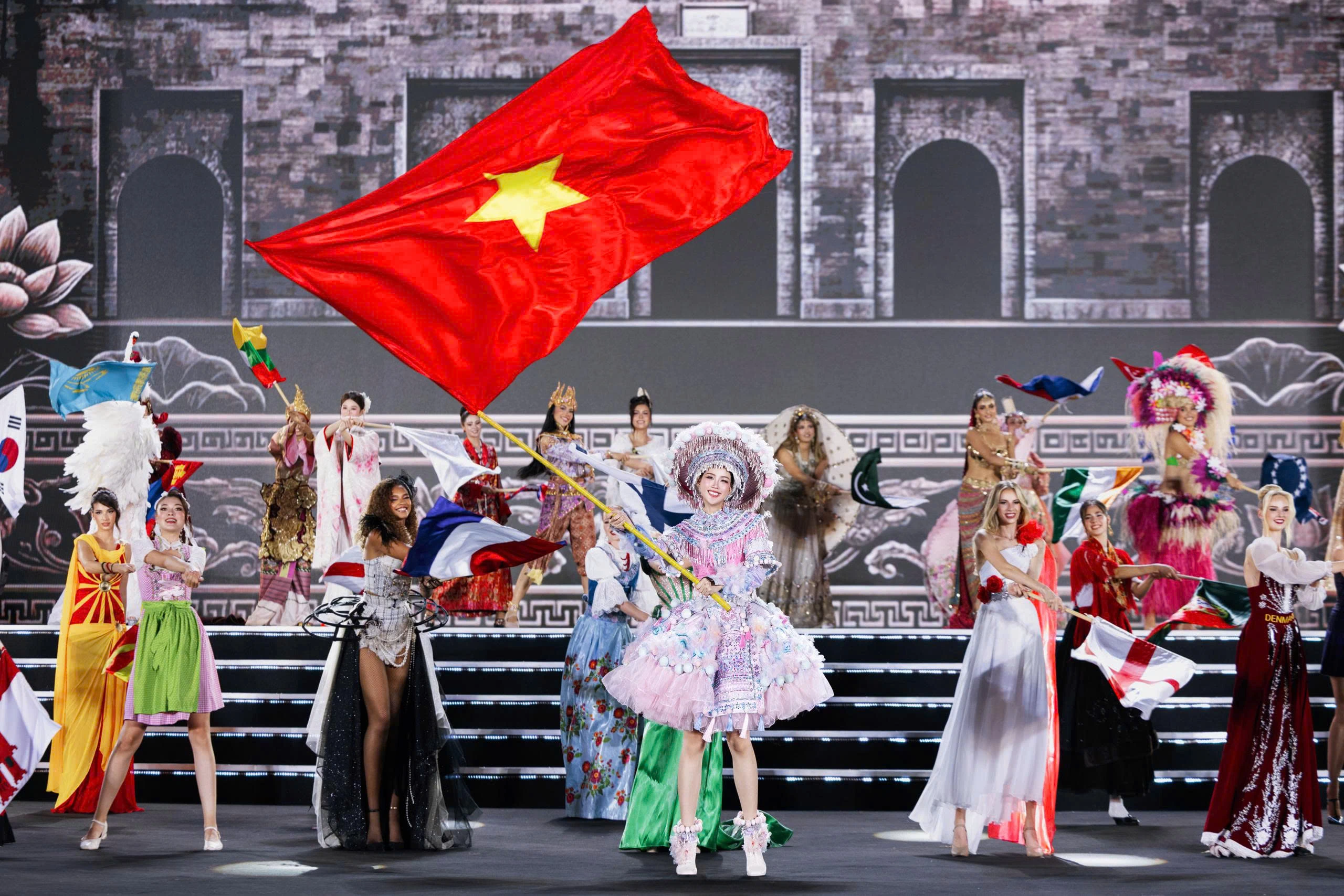 Bảo Ngọc dừng chân ở top 6, Cộng hòa Dominica đăng quang Hoa hậu Thế giới - Hình 1
