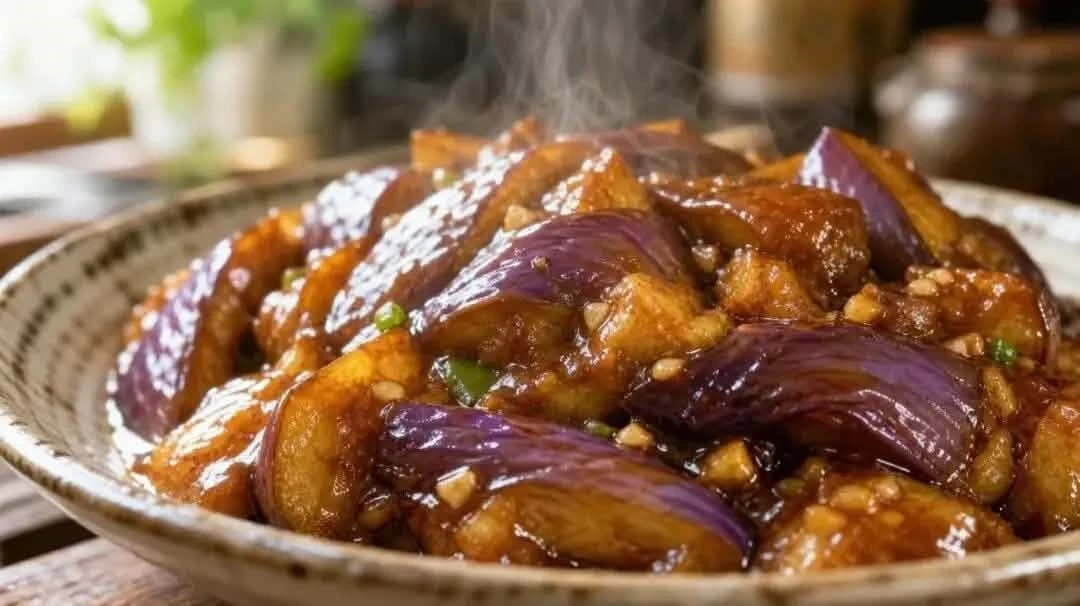 Chỉ cần thêm 1 bát nước sốt bí truyền nữa thôi, món cà tím sẽ ngon hơn cả thịt khiến bạn ăn hết 2 bát cơm - Hình 1
