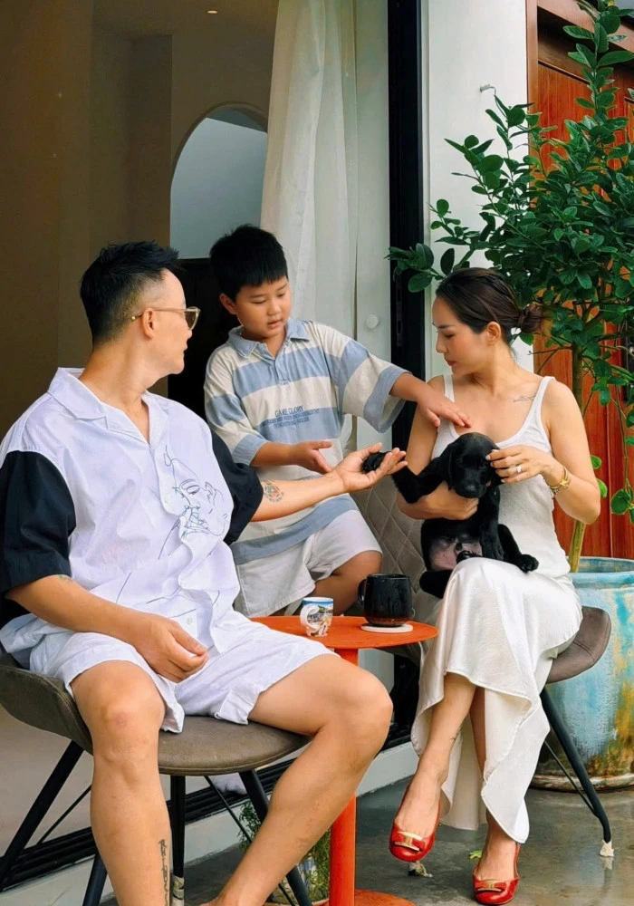 Không gian sống như mơ trong biệt thự 500m2 của Hoàng Bách và vợ cựu người mẫu - Hình 15